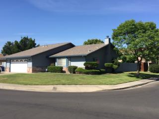 3801 Georgeann Pl, Ceres, CA 95307-9319