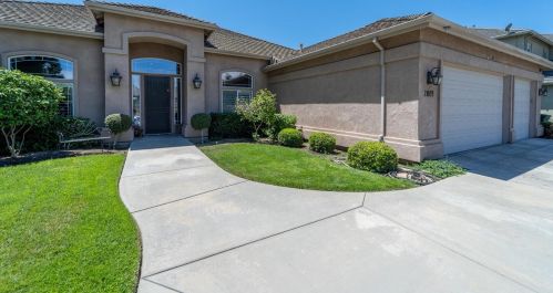 2004 Kendall Ave, Modesto, CA 95355-3280