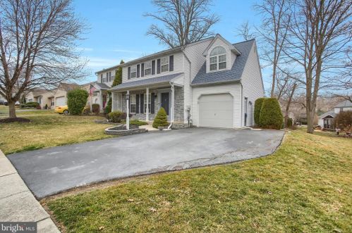 16 Mill Pond Dr, Lancaster, PA 17603-7411