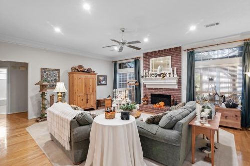 9796 Shr Dr, Conroe TX  77318-6652 exterior