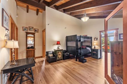11030 Ski Slope Way, Truckee CA  96161-6603 exterior