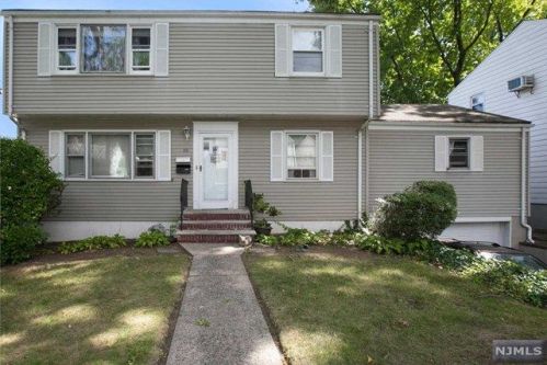 59 Aladdin Ave, Dumont, NJ 07628-3335