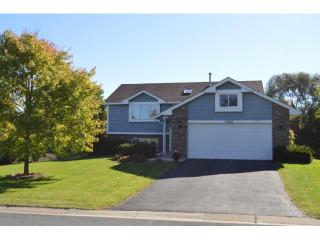 3946 Worchester Dr, Saint Paul, MN 55123-1653