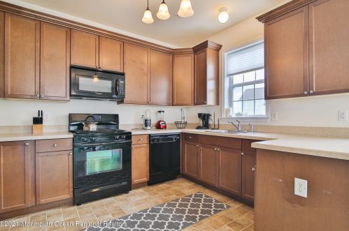 522 Mill Pond Way, Tinton Falls, NJ 07724-2477