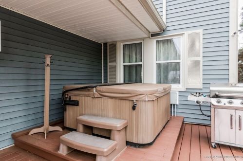 30 Amherst St, Biddeford ME  04005-2937 exterior