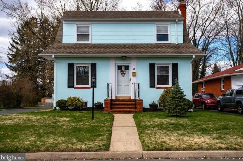 37 Weston Ave, Trenton, NJ 08619-1832