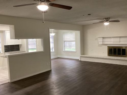 6636 Anne Ct, Fort Worth TX  76148-2701 exterior