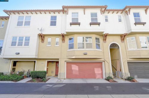 40 Picasso Ct, Concord, CA 94523-4265