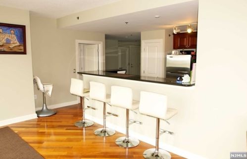 6215 City Pl, Edgewater NJ  07020-3175 exterior