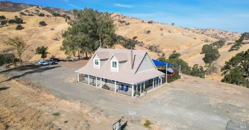 8595 Quail Canyon Rd, Vacaville, CA 95688-9748