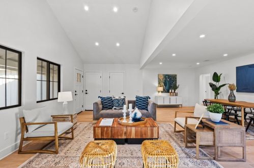 5326 Forbes Ave, Van Nuys CA  91436-1004 exterior