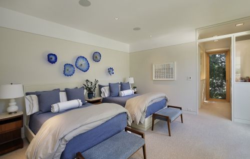 2500 Telegraph Rd, Bannockburn IL  60015-1540 exterior