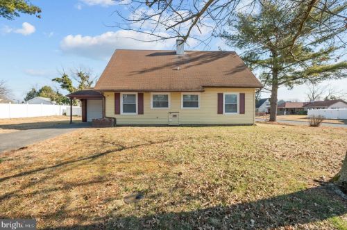 14 Belhurst Ln, Willingboro, NJ 08046-1507
