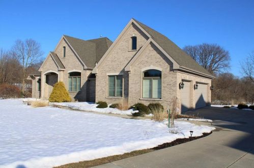 1049 Brandywine Estates Dr, Belvidere, IL 61008-8602