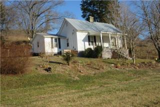 371 Davis Hollow Rd, Gassaway, TN 37095-3846
