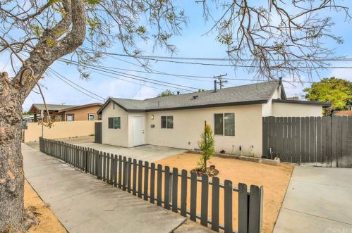 210 Valencia Ave, Anaheim CA  92805-5256 exterior