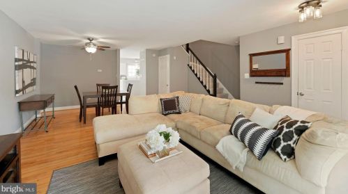 1024 Smartts Ln, Leesburg, VA 20176-4815