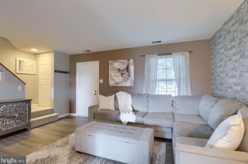 72 Lexton Dr, York PA 17404-9438 exterior