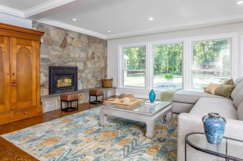 30 Carrington Dr, Greenwich CT  06831-3119 exterior