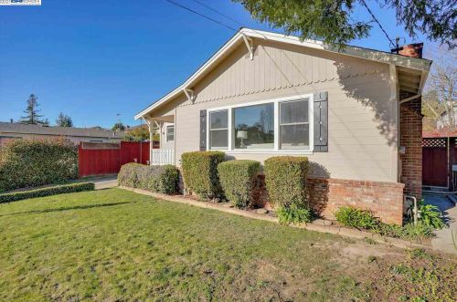 18492 Lake Chabot Rd, Hayward, CA 94546-1911