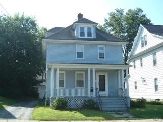 40 Union St, Huntington CT  06484-3042 exterior