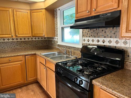 111 Winding Way, Trenton NJ 08620-2625 exterior