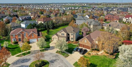 3011 Blazingstar Ct, Naperville, IL 60564-4358