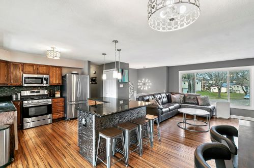 15355 Merlin Ct, Oak Forest, IL 60452-2122