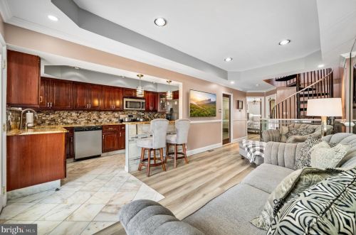 2833 10th St, Philadelphia PA 19122-6021 exterior