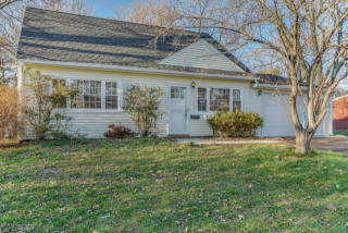 9 Franciscan Way, Hazlet, NJ 07730-1909