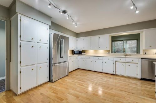 9672 Atherton Dr, Dallas TX  75243-6135 exterior