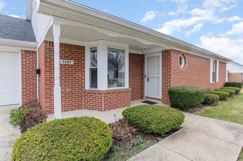 1197 Old Farm Ln, Springfield, OH 45503-6809