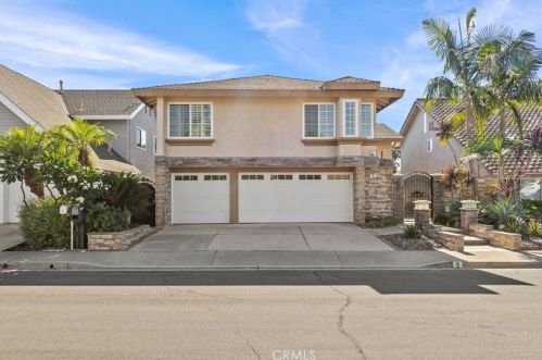 9 Plymouth, Irvine, CA 92620-2641