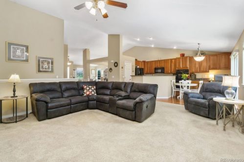 22237 Hinsdale Ave, Denver CO  80016-6010 exterior