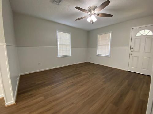 1121 Chenango St, Angleton TX  77515-3208 exterior