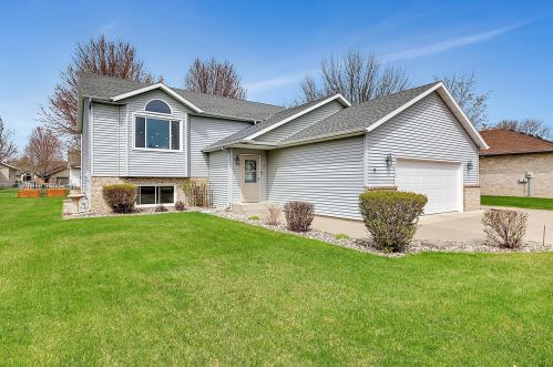 7 Steven Ct, Saint Cloud, MN 56303-2075