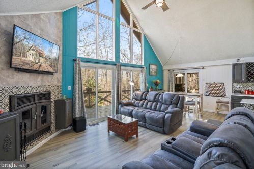 457 Walden Rd, Hedgesville, WV 25427-6162