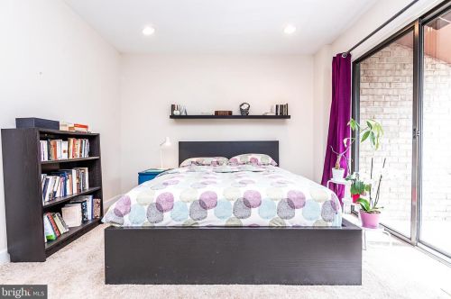 9233 Three Oaks Dr, Silver Spring MD 20901-3372 exterior