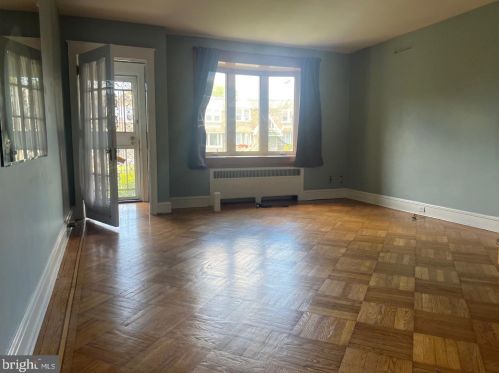 3243 Knorr St, Philadelphia, PA 19149-2614