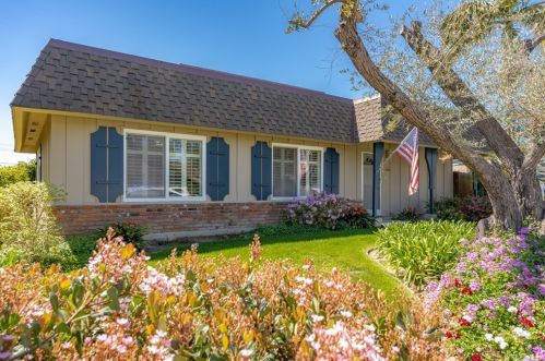 4484 Larwin Ave, Cypress, CA 90630-4155