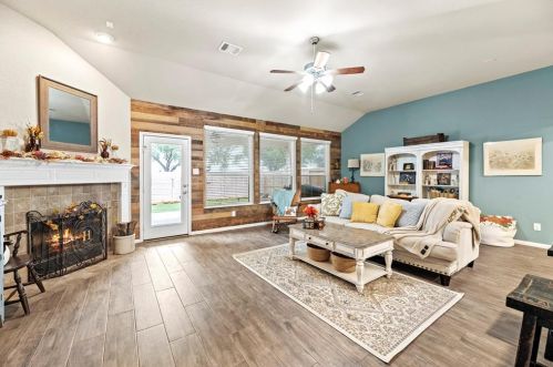 7511 Lone Star Jct St, Richmond TX 77406-7069 exterior