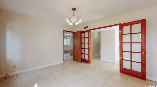 625 California Ave, Glendale CA  91203-1573 exterior