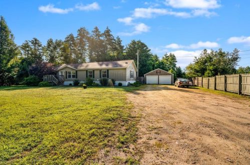 199 Twin Bridge Rd, Weare, NH 03281-5940
