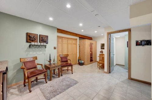 94 Bridgewater Dr, Saint Paul MN  55127-6976 exterior