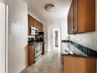 1516 Larkin St, San Francisco CA  94109-0911 exterior