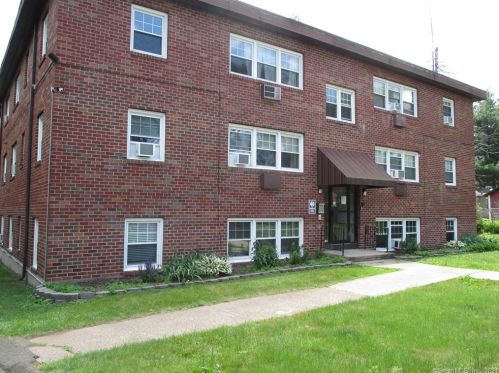 40 Hoffman Ct, Wallingford CT  06492-3860 exterior