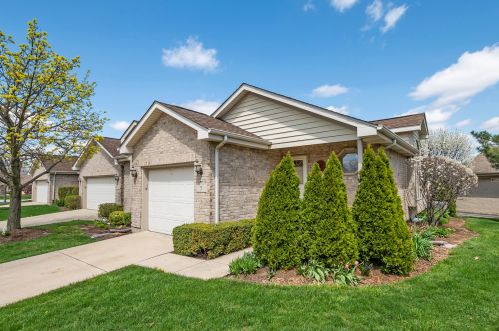 7 Warner Cir, Lemont, IL 60439-3997