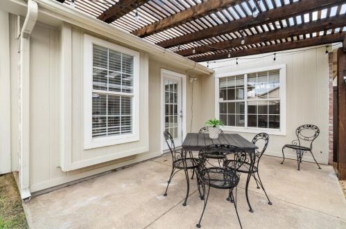 2117 Carnation Ct, Garland TX 75040-2805 exterior