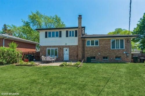 8212 Lyons St, Niles IL  60714-1336 exterior