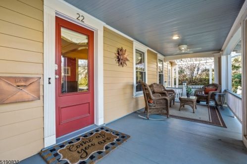 22 Berkeley Pl, Montclair, NJ 07042-2303